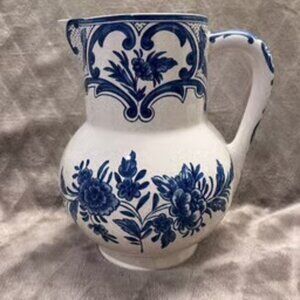 Unused Vintage Tiffany Delft Water Pitcher Vase Dutch Colony Style